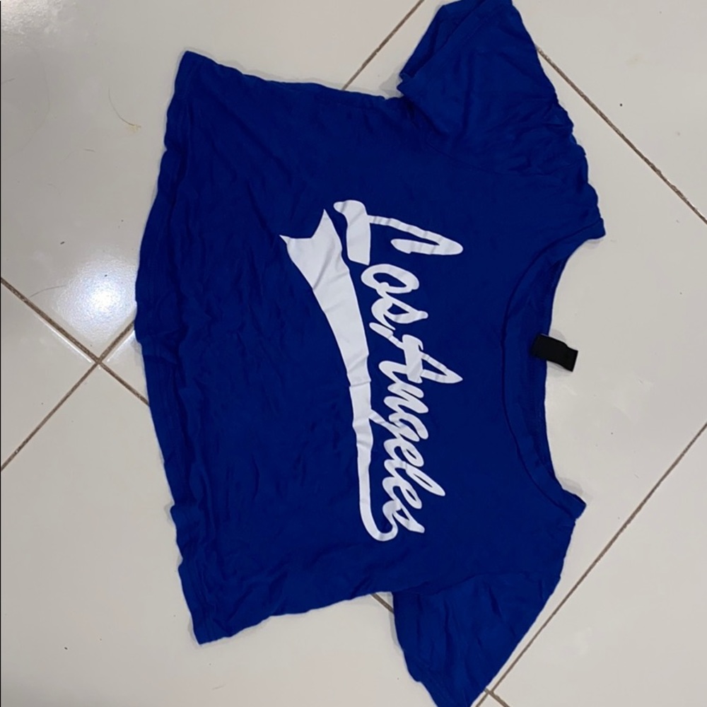 blue crop top tee